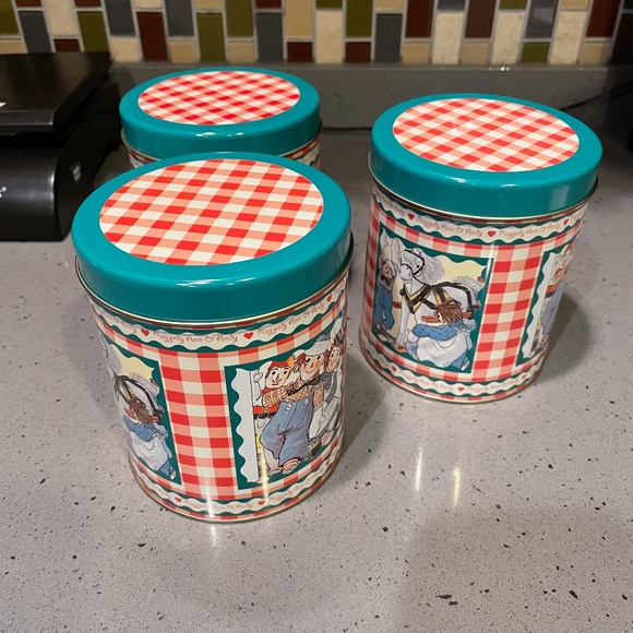 3 Raggedy Ann and Andy vintage tin containers - Picture 1 of 8